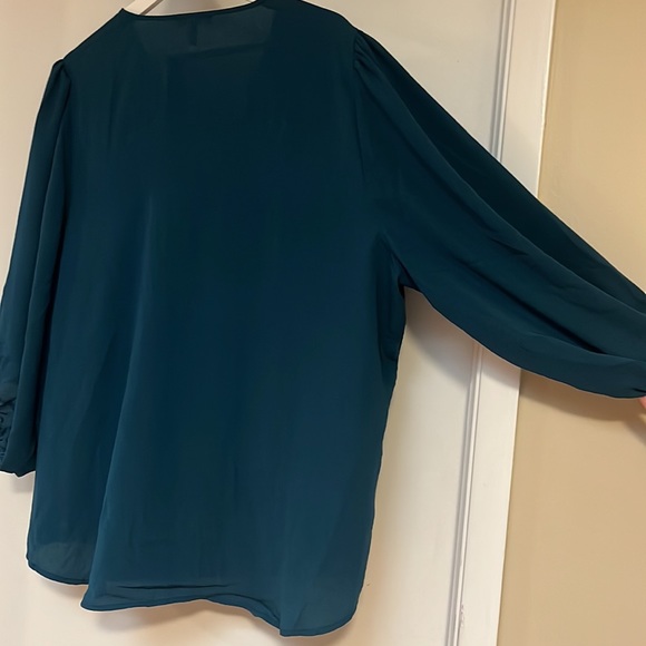 NWT Reitmans turquoise blouse. - Picture 11 of 16